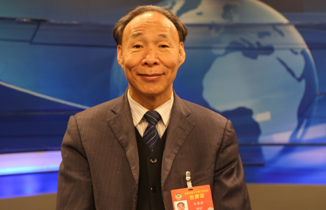 全國政協(xié)常委、中國作家協(xié)會副主席白庚勝：民族文化的保護(hù)與發(fā)展